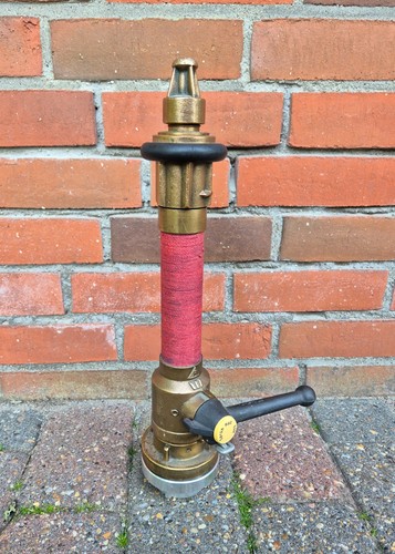 Schöne alte feuerwehrspritze - alte,