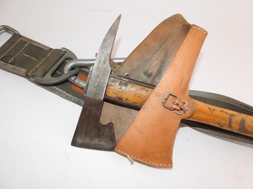 Altes feuerwehrbeil mit gurt - altes,